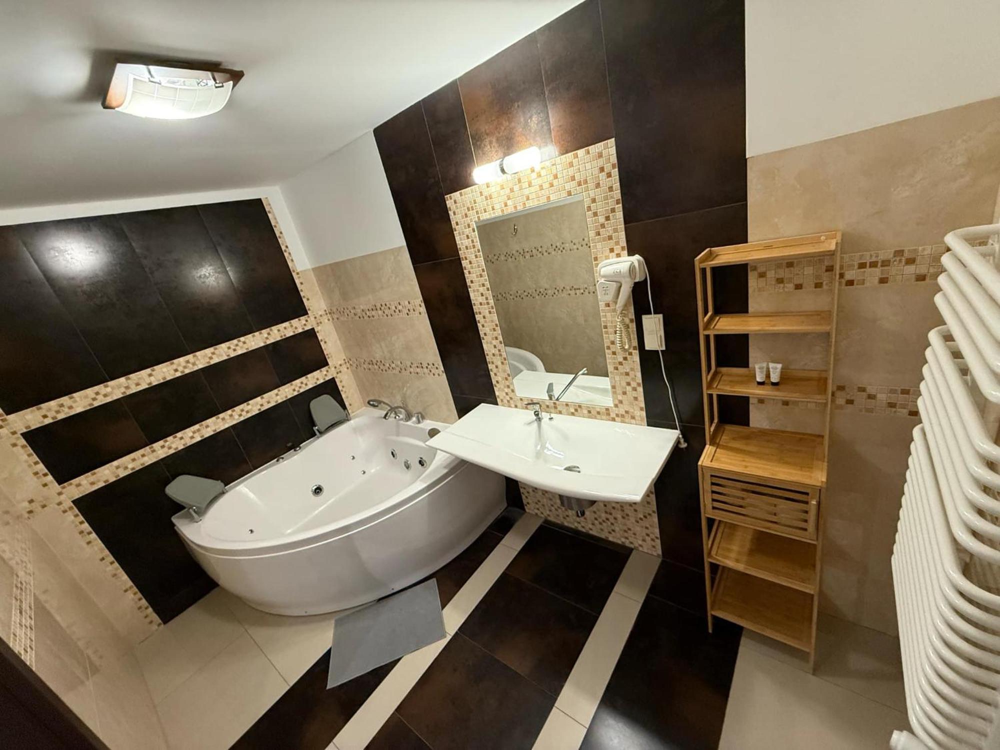 Magiczna Farma Hotel Obiady Maka I Magia Zambrow Dış mekan fotoğraf